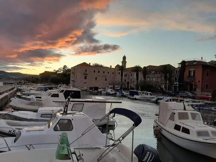 Apartments Rajcic Kaštela Buitenkant foto